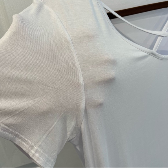 NWOT-White Casual Fun Top - Picture 5 of 9